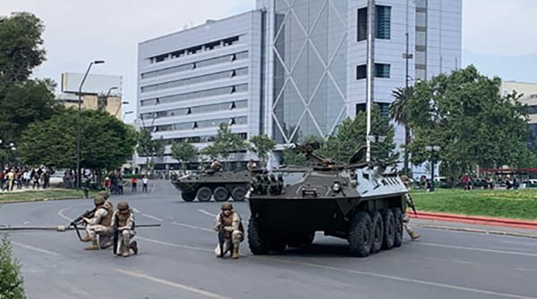  Toque de queda en Santiago de Chile