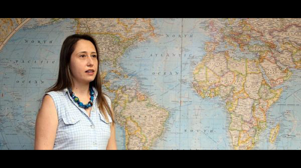  Manifestação de apoio à professora Larissa Mies Mombardi