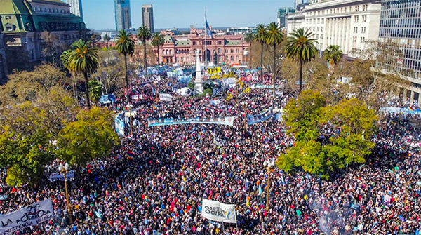  “Asistimos a un ataque al pacto democrático en Argentina”