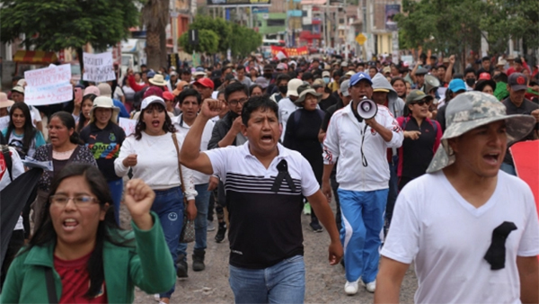  Ante la situación del hermano pueblo del Perú