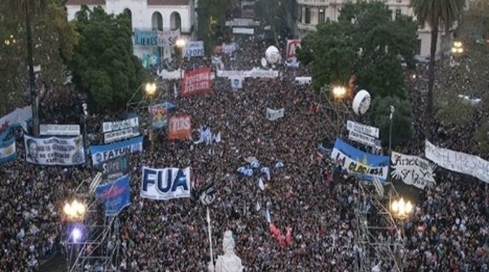  Convocatoria. Seminario internacional: Historia y actualidad de los movimientos sociales y rebeldías en América Latina (Siglos XXyXXI)