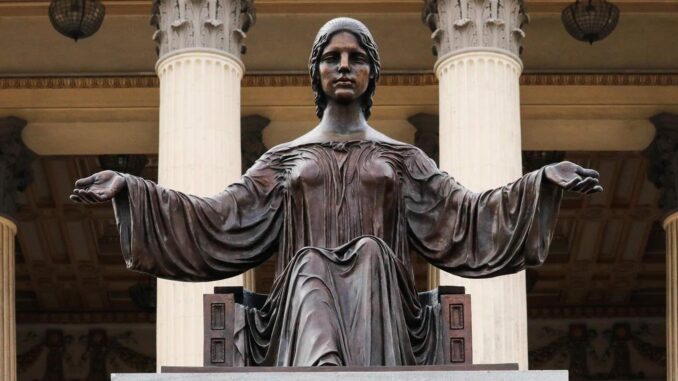  El orden económico mundial hoy en taller de foro internacional