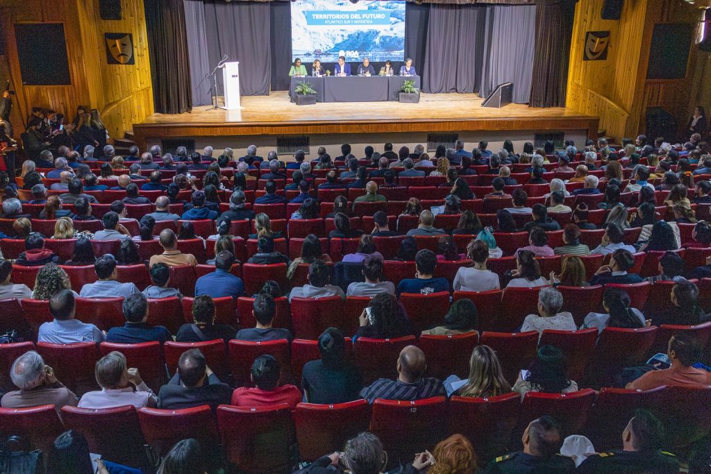  La UNSAM en el Foro Internacional “Territorios del futuro: Antártida y Atlántico Sur”